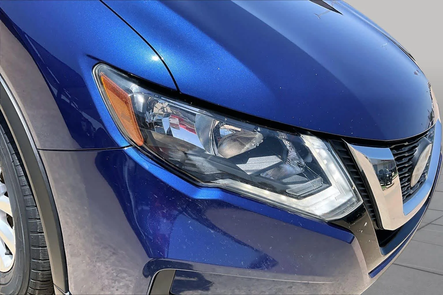 Used 2019 Caspian Blue Metallic Nissan SV image 26