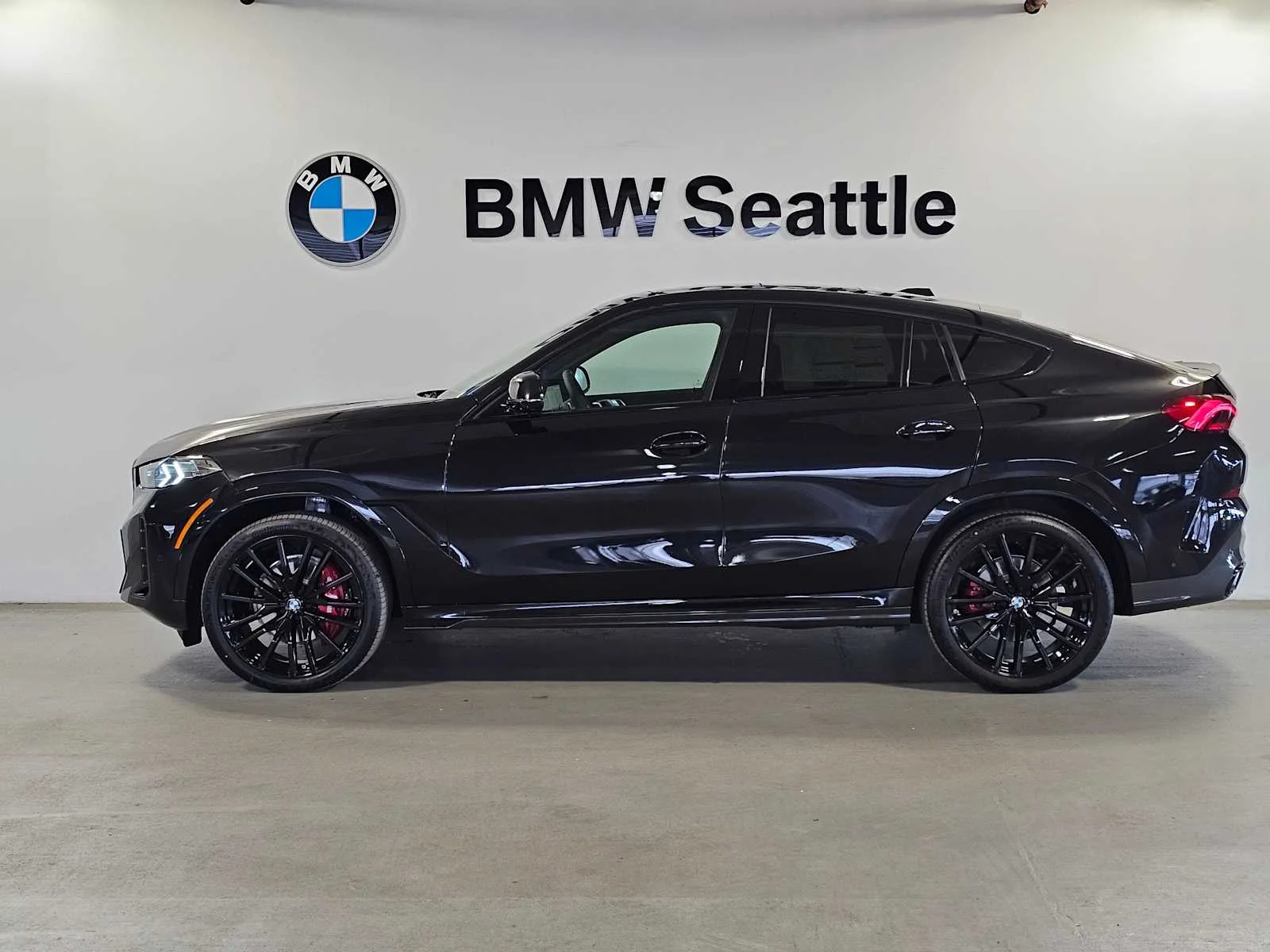 New 2026 Black Sapphire Metallic BMW xDrive40i image 3