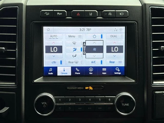 Used 2020 Star White Ford  image 33