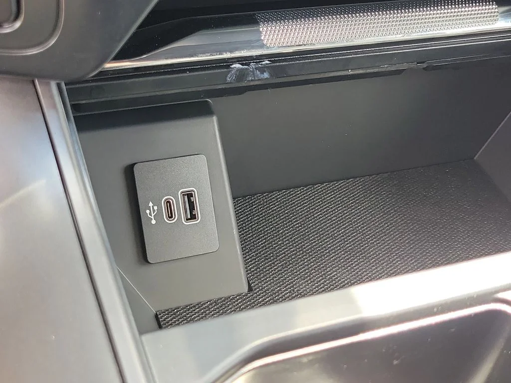 New 2026 Agate Black Metallic Ford Tremor® image 29