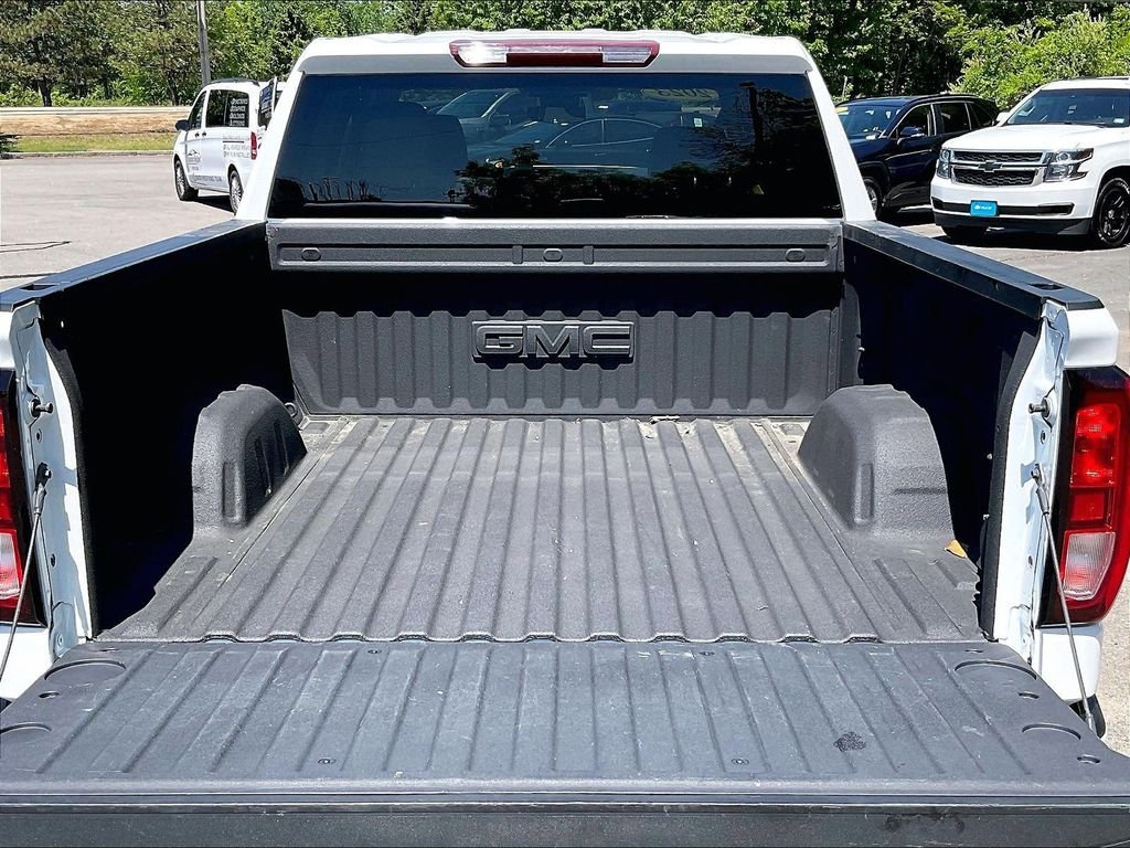 Used 2023 White GMC Elevation image 30