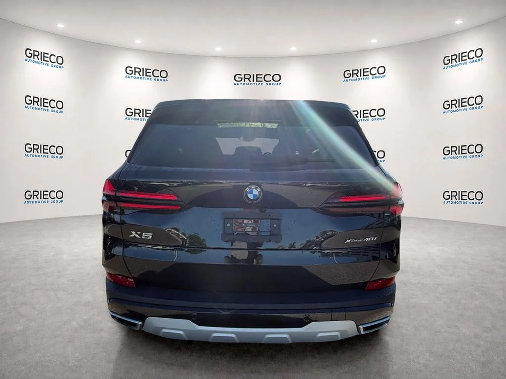 Used 2024 Black Sapphire Metallic BMW xDrive40i image 6