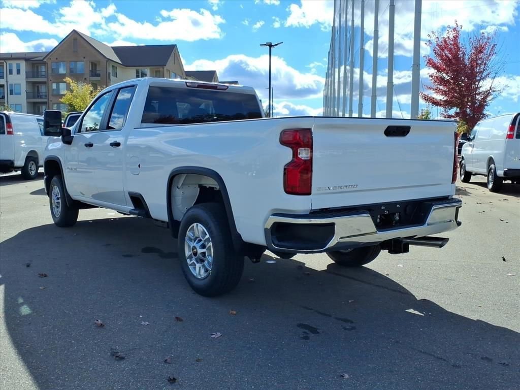 New 2026 Summit White Chevrolet WT image 30