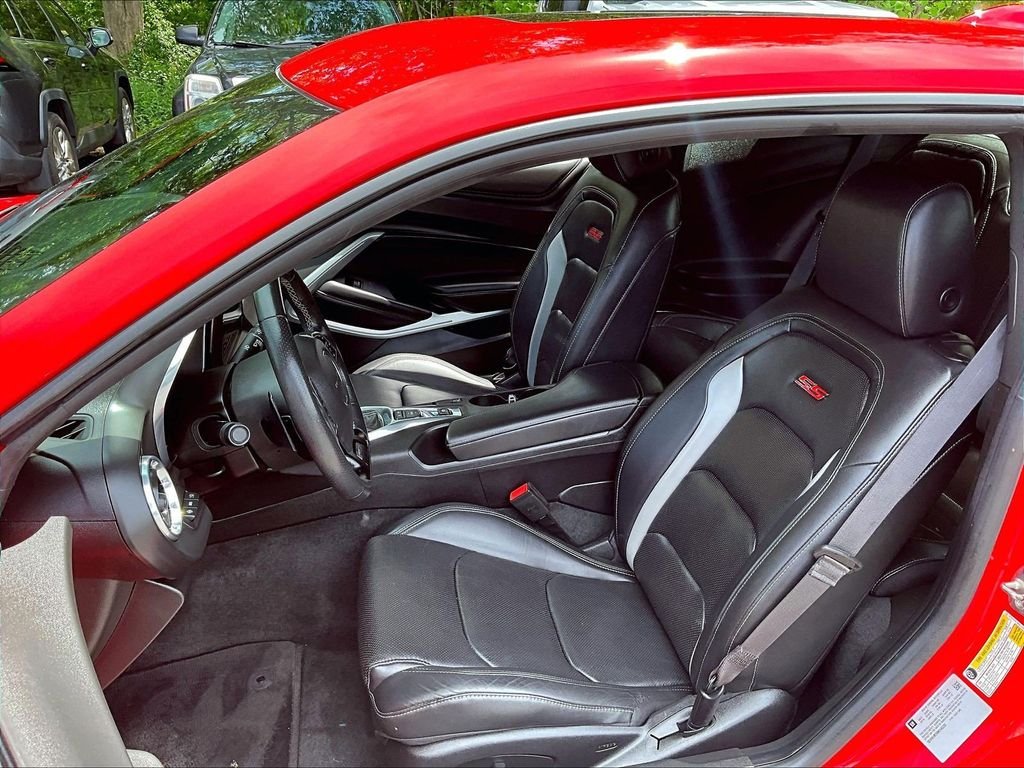 Used 2017 Red Chevrolet SS image 10