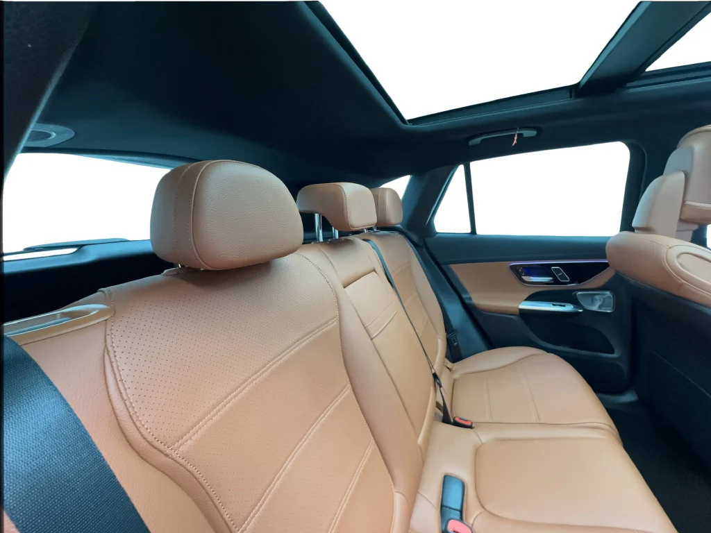 Used 2023 Blue Mercedes-Benz GLC 300 image 29