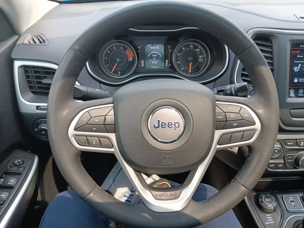 Used 2022 Hydro Blue Pearlcoat Jeep X image 19