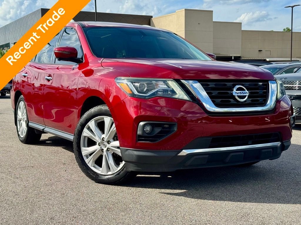 Used 2018 Red Nissan SL image 1