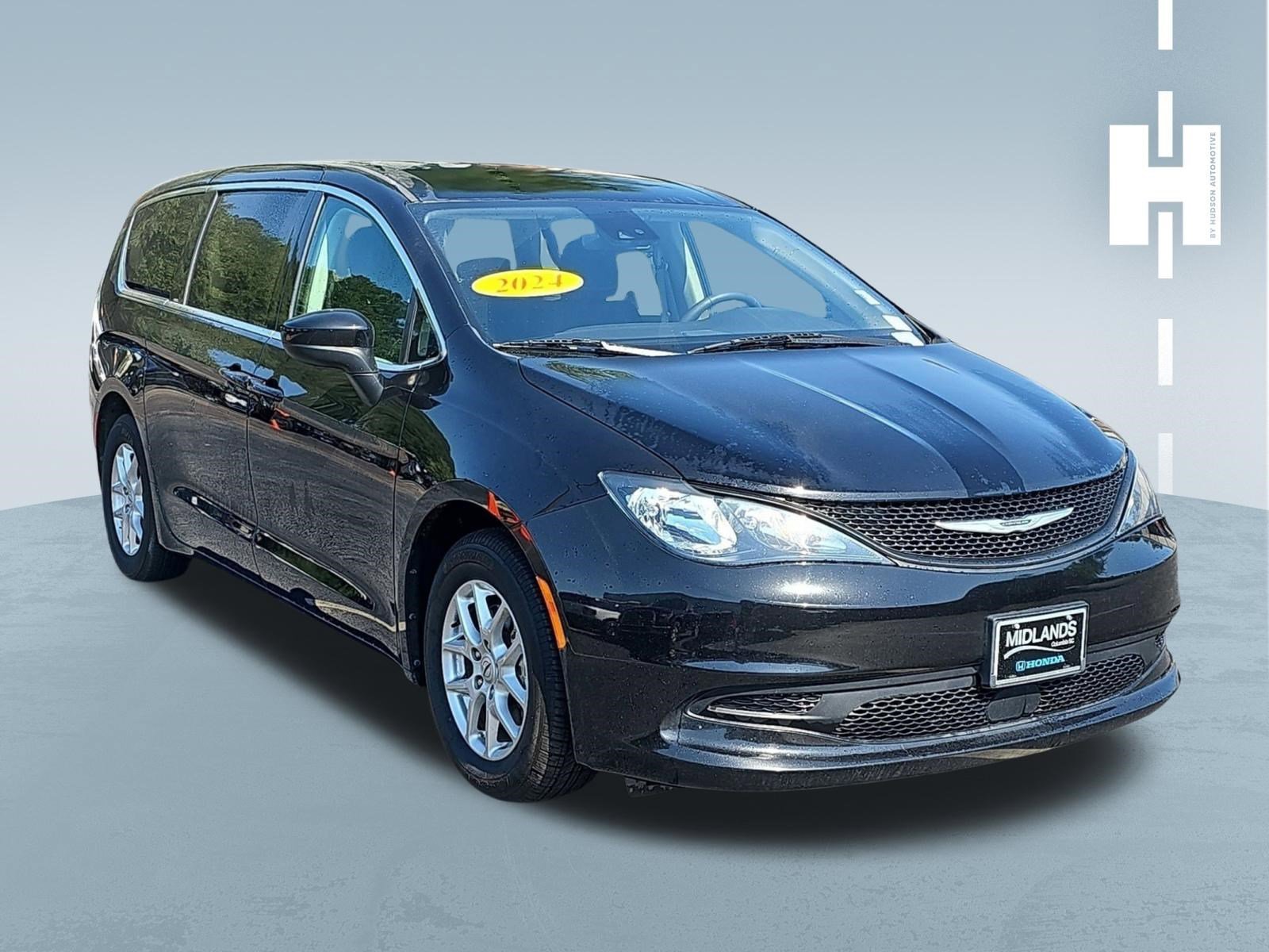Used 2024 Diamond Black Crystal Pearlcoat Chrysler LX image 1