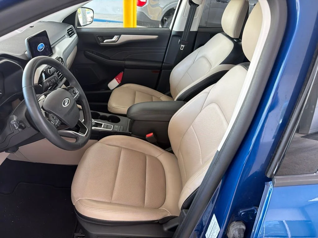 Used 2022 Blue Ford SEL image 14