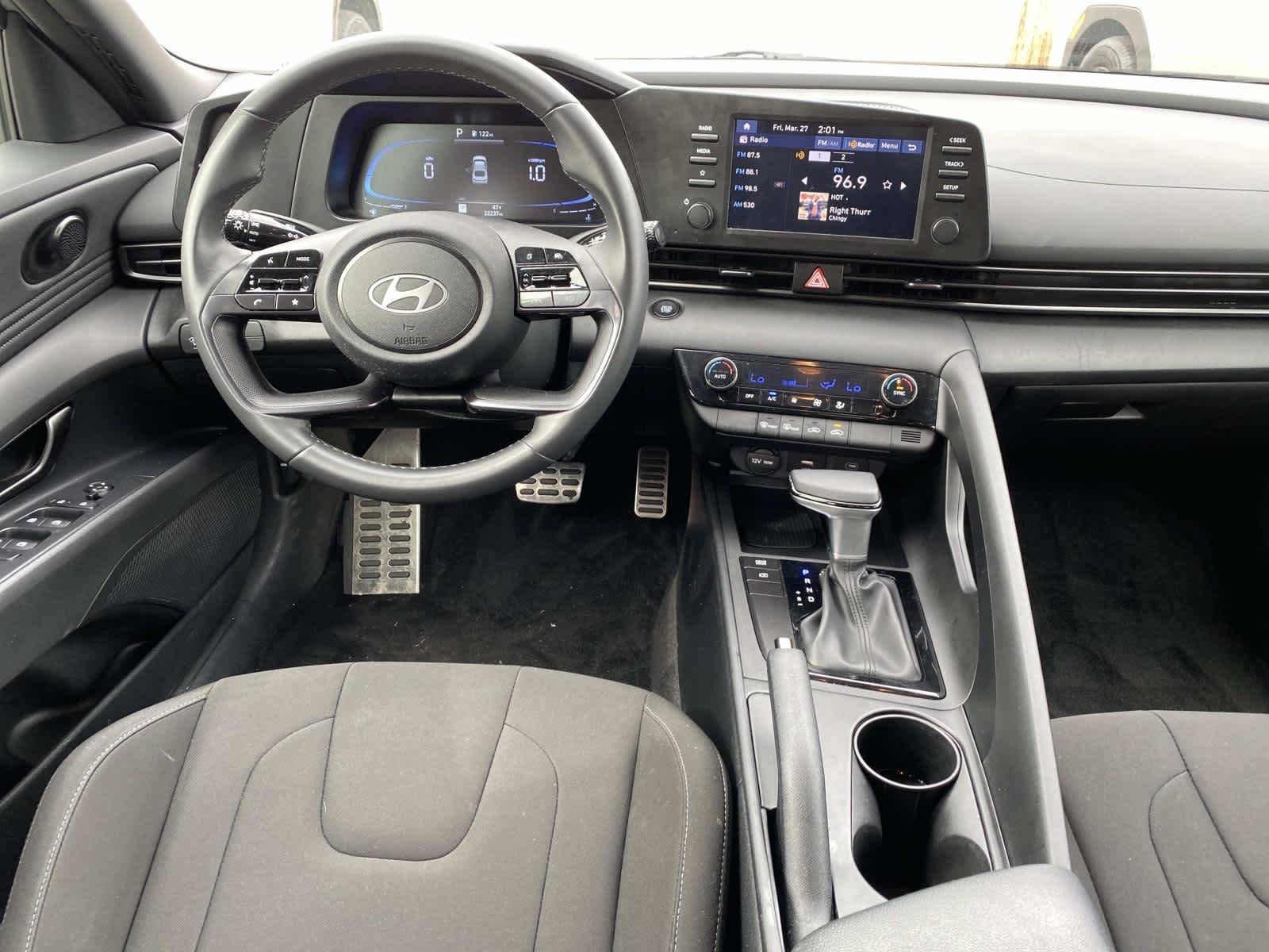 Certified Used 2025 Fluid Metal Hyundai SEL Sport image 7
