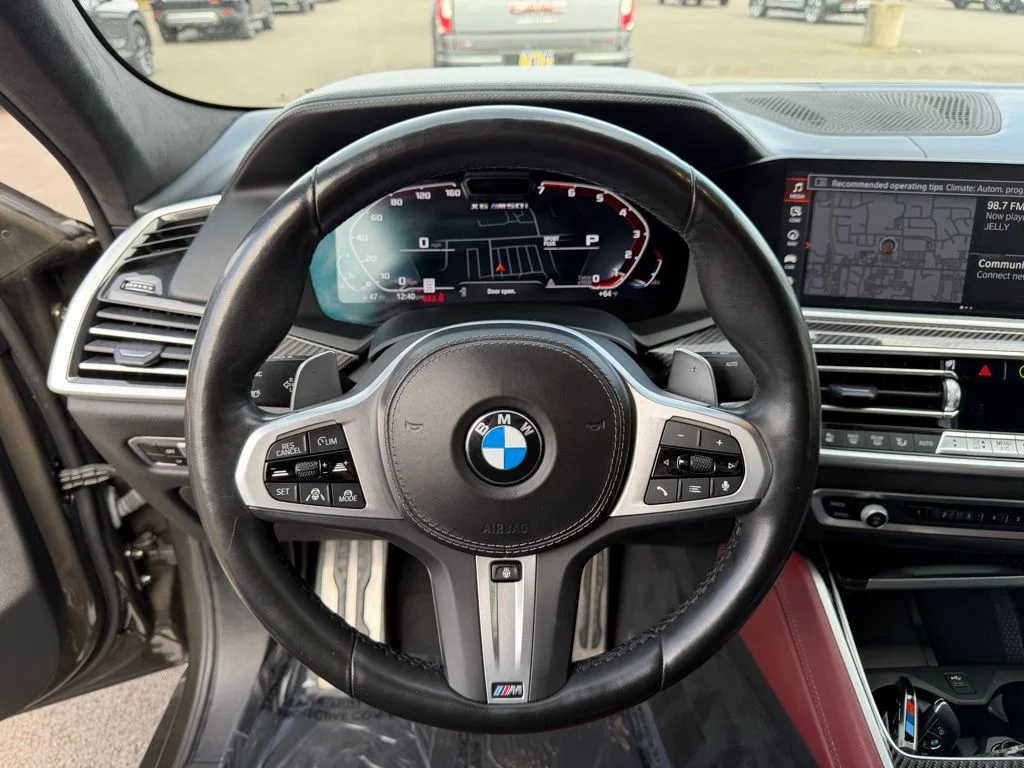 Used 2022 Manhattan Green Metallic BMW M50i image 20