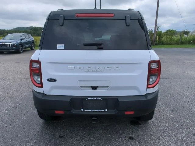 Used 2021 White Ford Badlands image 10
