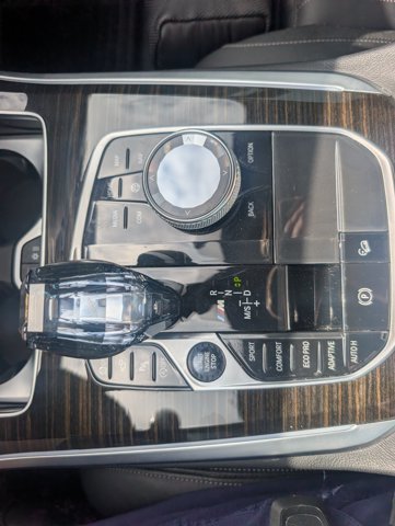 Used 2020 Arctic Gray Metallic BMW M50i image 29
