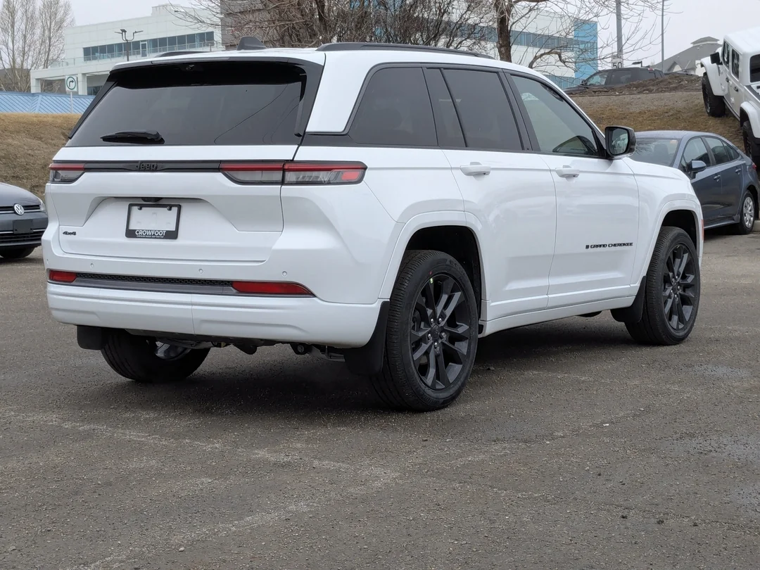 New 2026 White Jeep Limited Reserve - - 4x4 - Panoramic Sunroof - Nappa Leather - Ventilated Seats & More! image 8