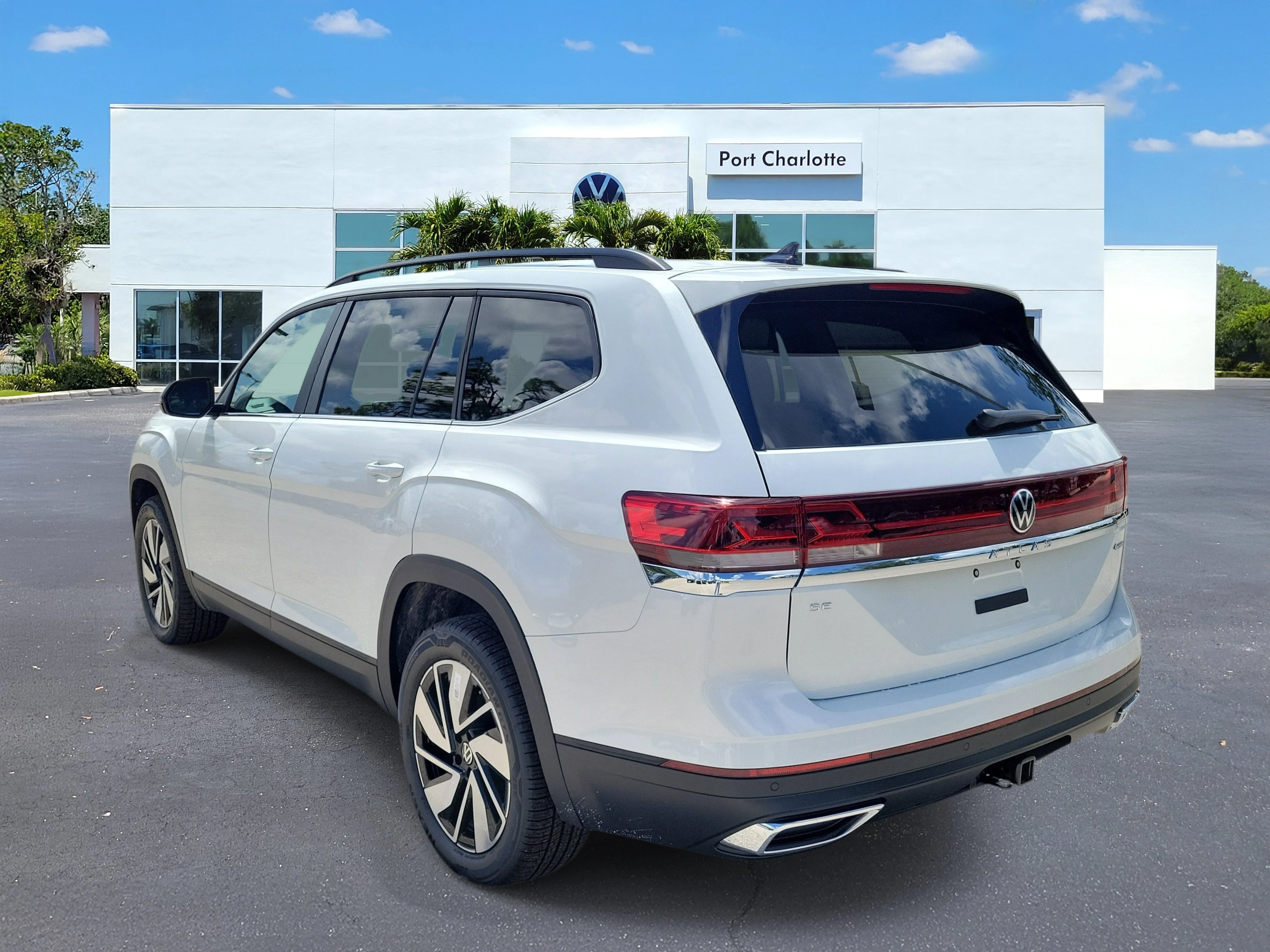 New 2026 White Volkswagen SE w/Technology image 32