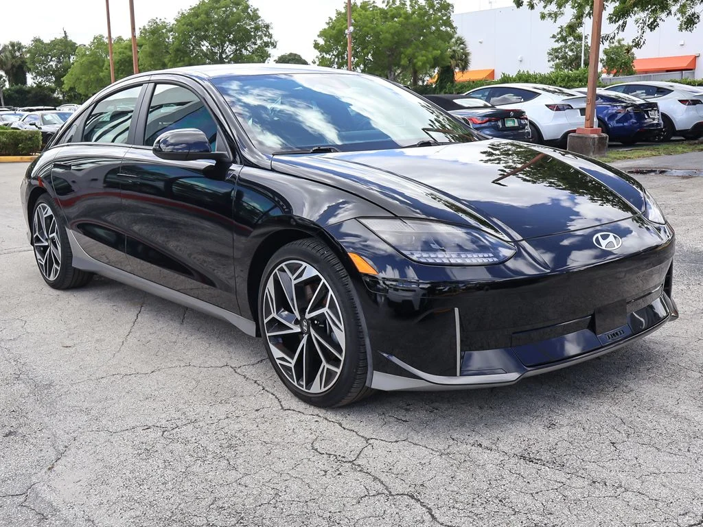 Used 2025 Hyundai IONIQ 6 SEL with VIN KMHM34AA9SA082732 for sale in Miami, FL