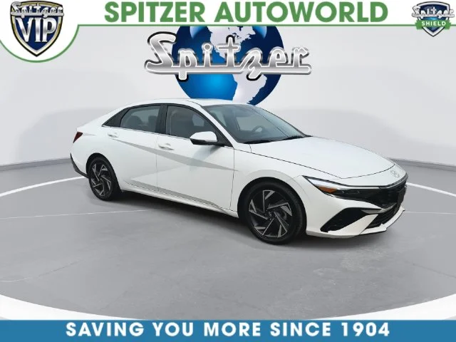 Used 2025 White Hyundai Limited image 3