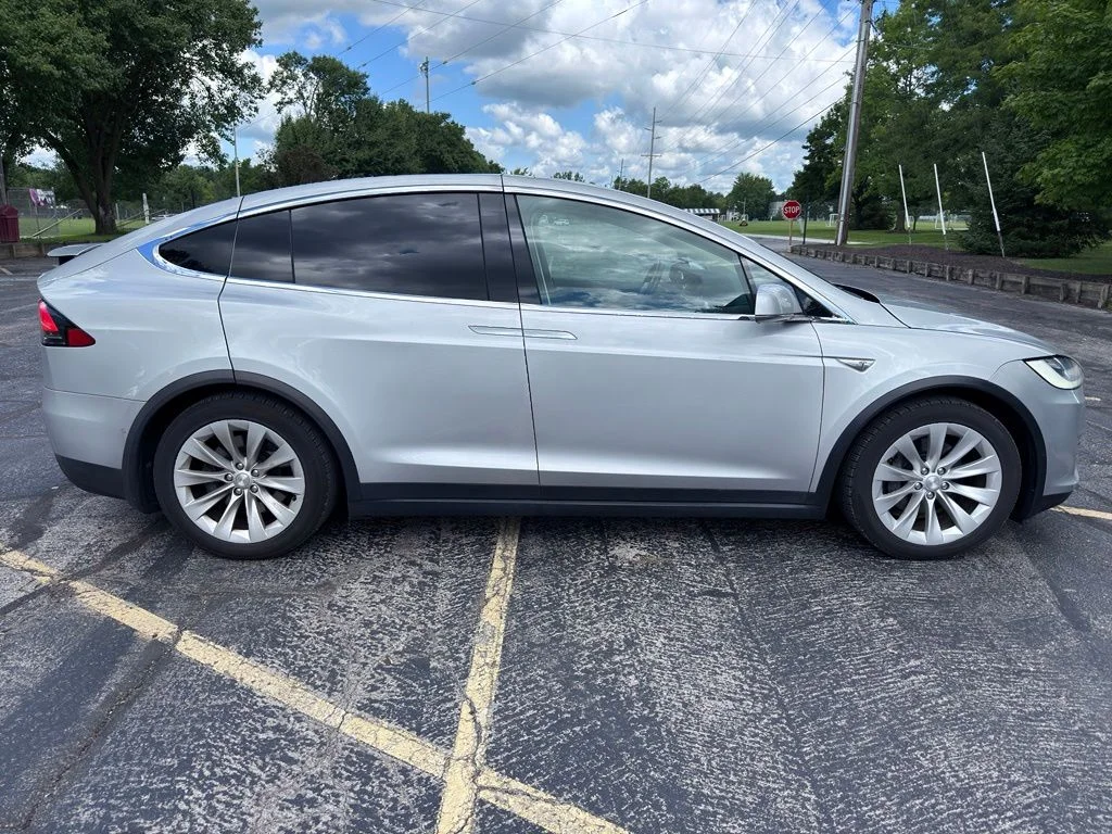 Used 2016 Silver Tesla  image 8