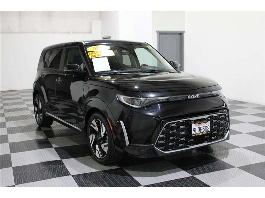 Used 2023 Fusion Black Kia GT-Line image 2