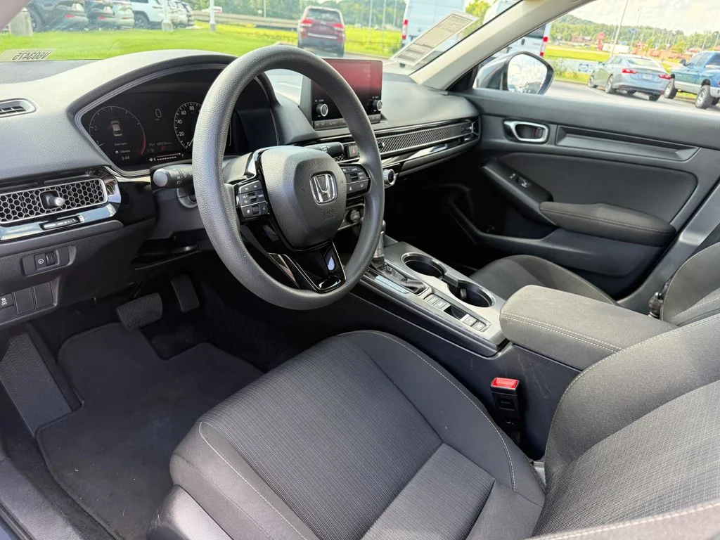 Used 2025 Silver Honda LX image 4