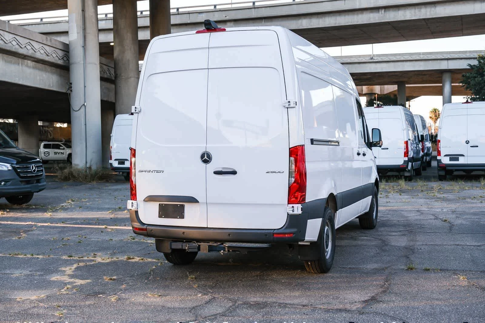 New 2026 Arctic White Mercedes-Benz Cargo 144WB High Roof RWD 2.0L I4 Diesel Turbo HO image 4