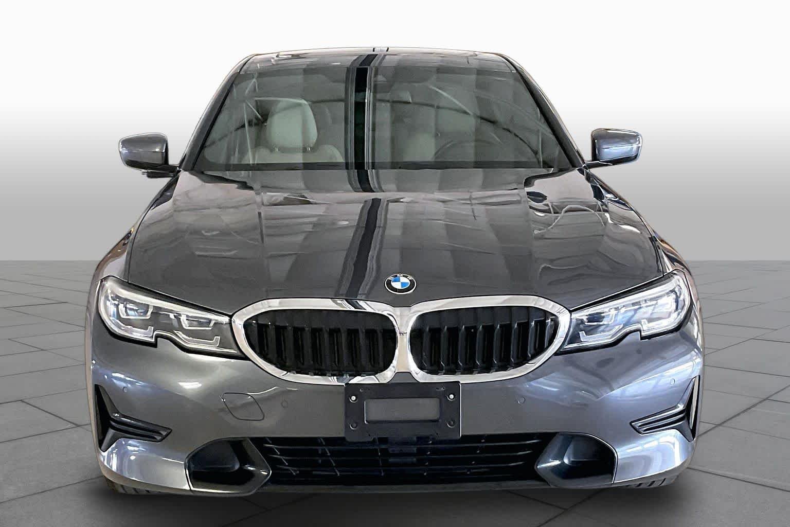 Used 2022 Mineral Grey Metallic BMW 330i image 3