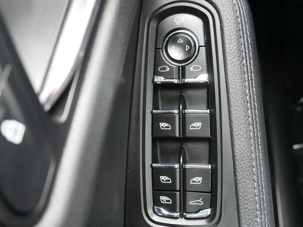 Used 2022 Silver Porsche Base image 33