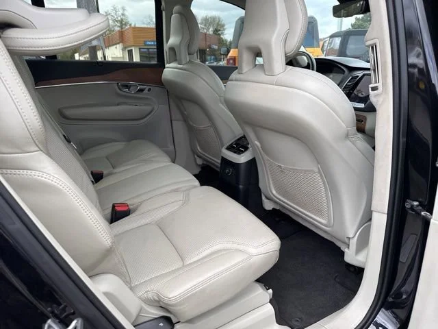 Used 2018 Onyx Black Metallic Volvo Inscription image 12