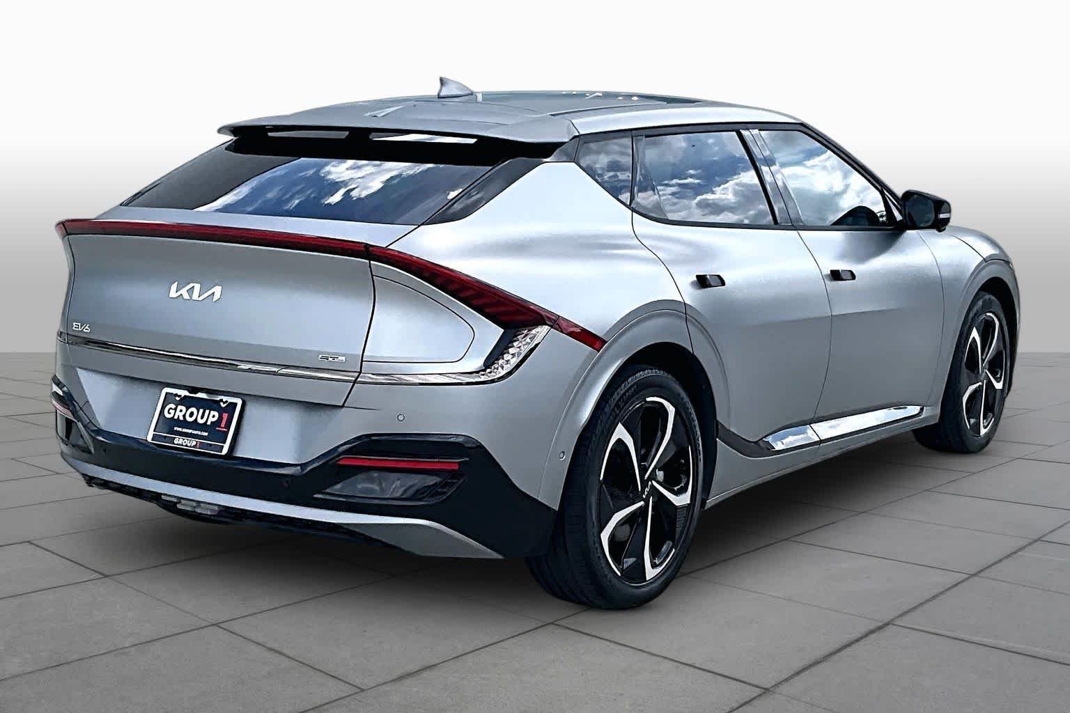 Used 2023 Steel Matte Gray Kia GT-Line image 11