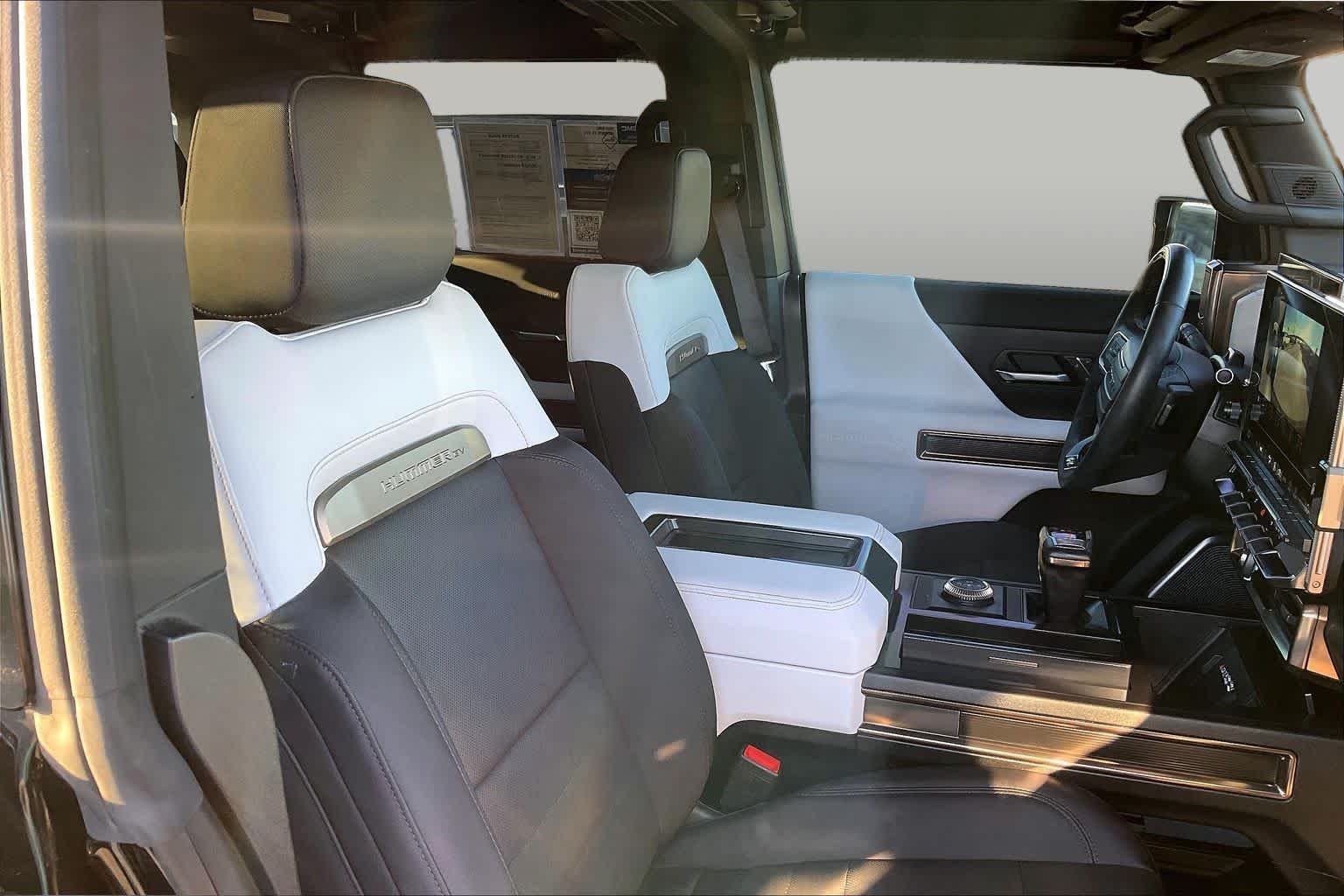 Used 2025 Void Black GMC 2X image 8