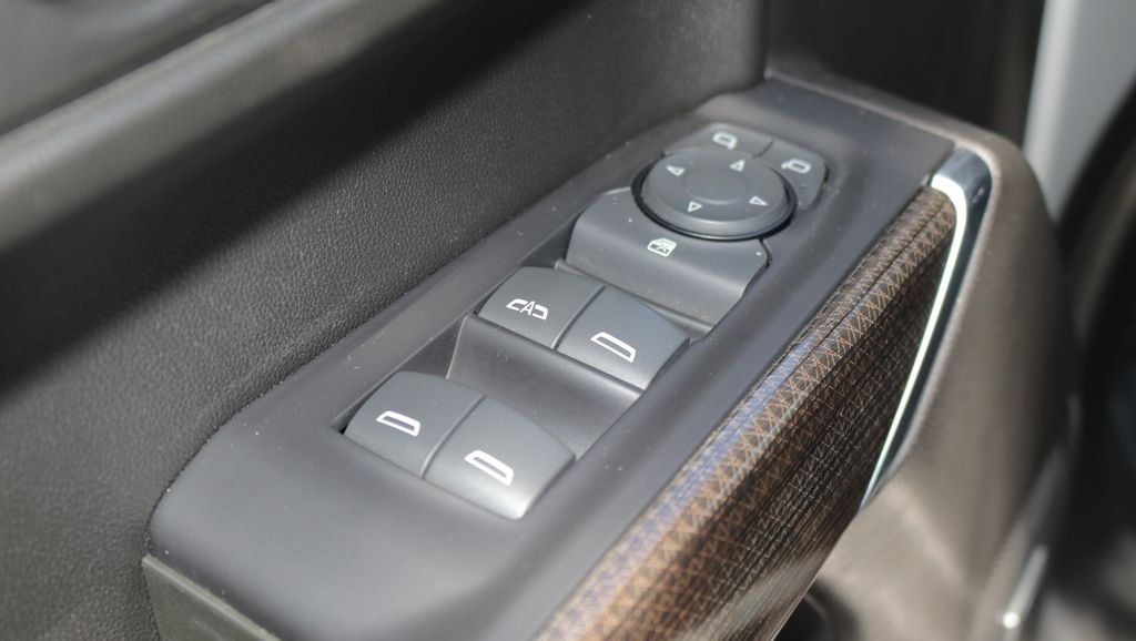 Used 2020 Silver Chevrolet RST image 11