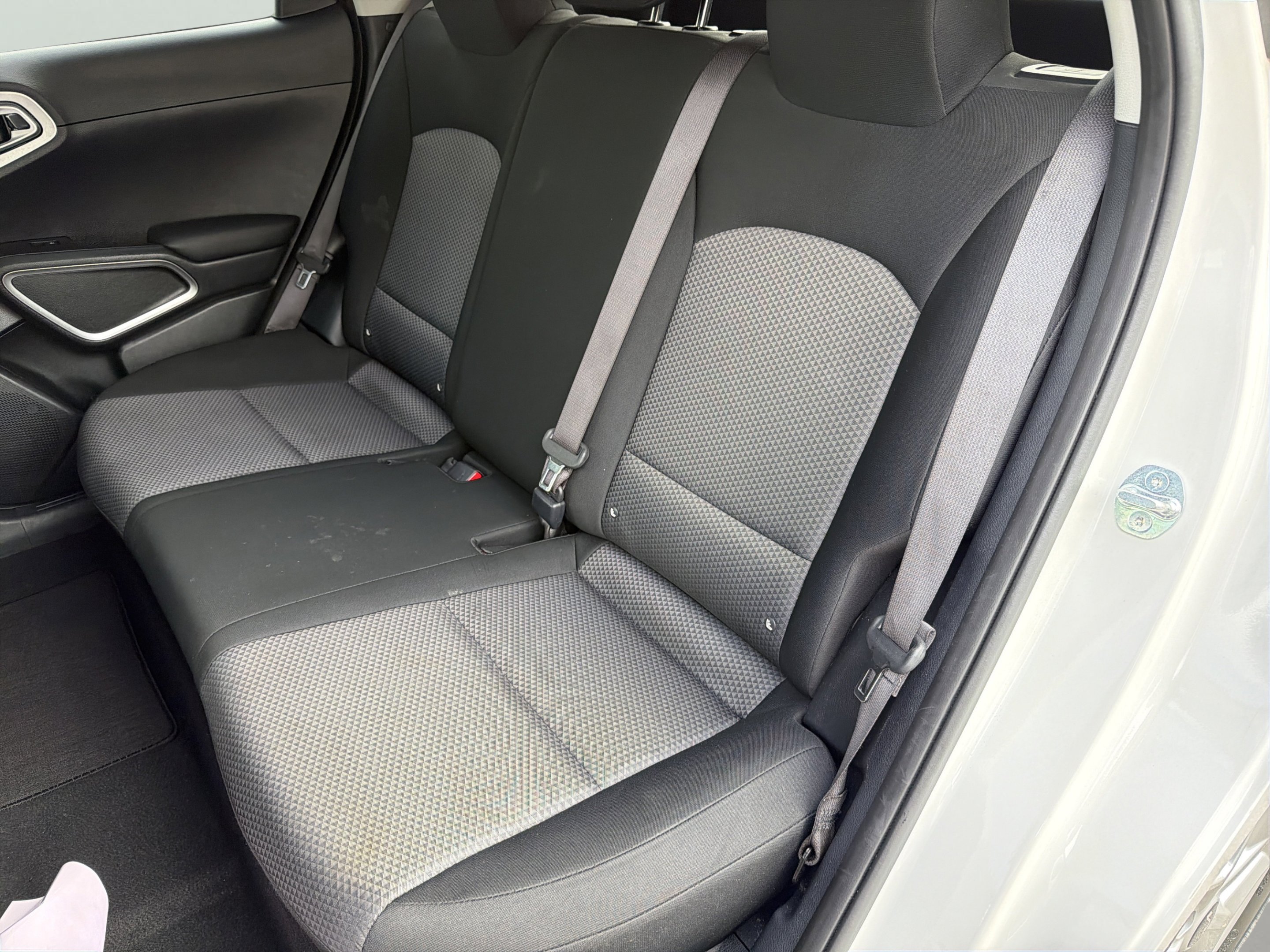 Used 2024 Snow White Pearl Kia LX image 23