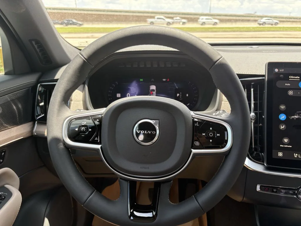 2026 Volvo XC90 Plus - Photo 13