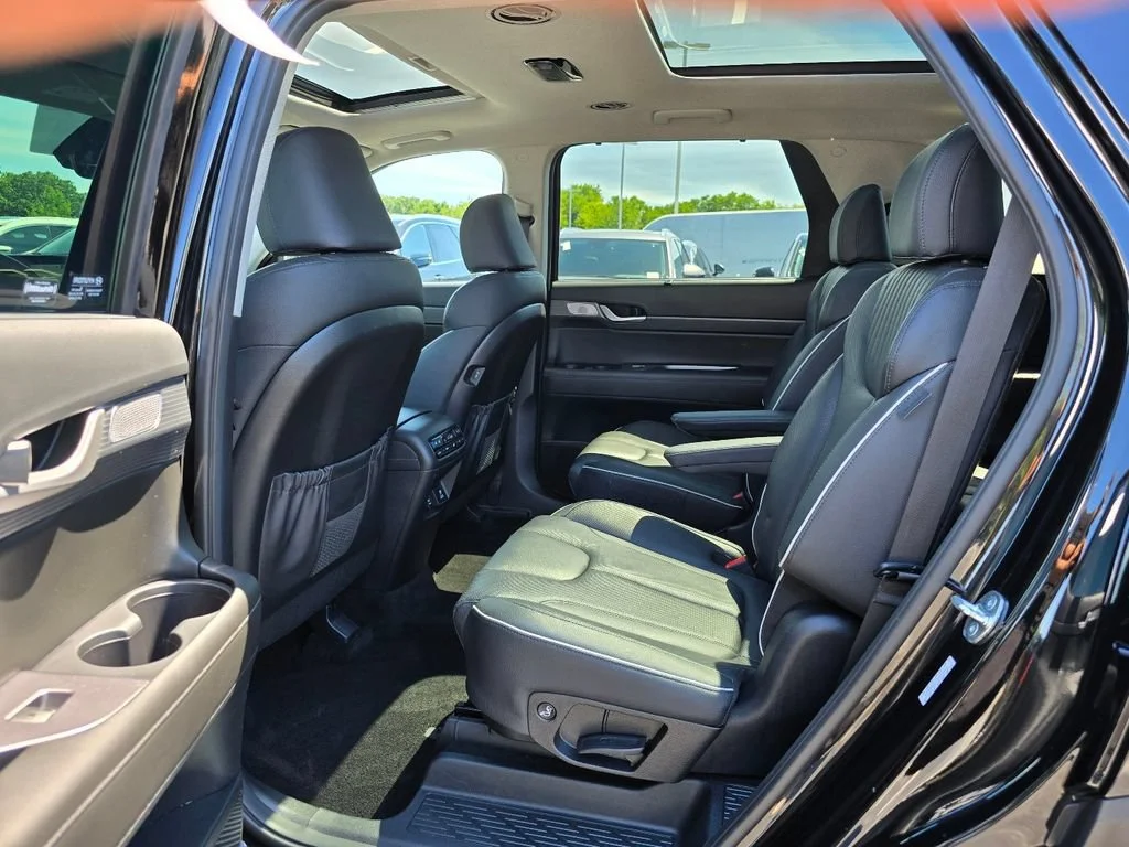 Used 2024 Abyss Black Hyundai Limited image 25