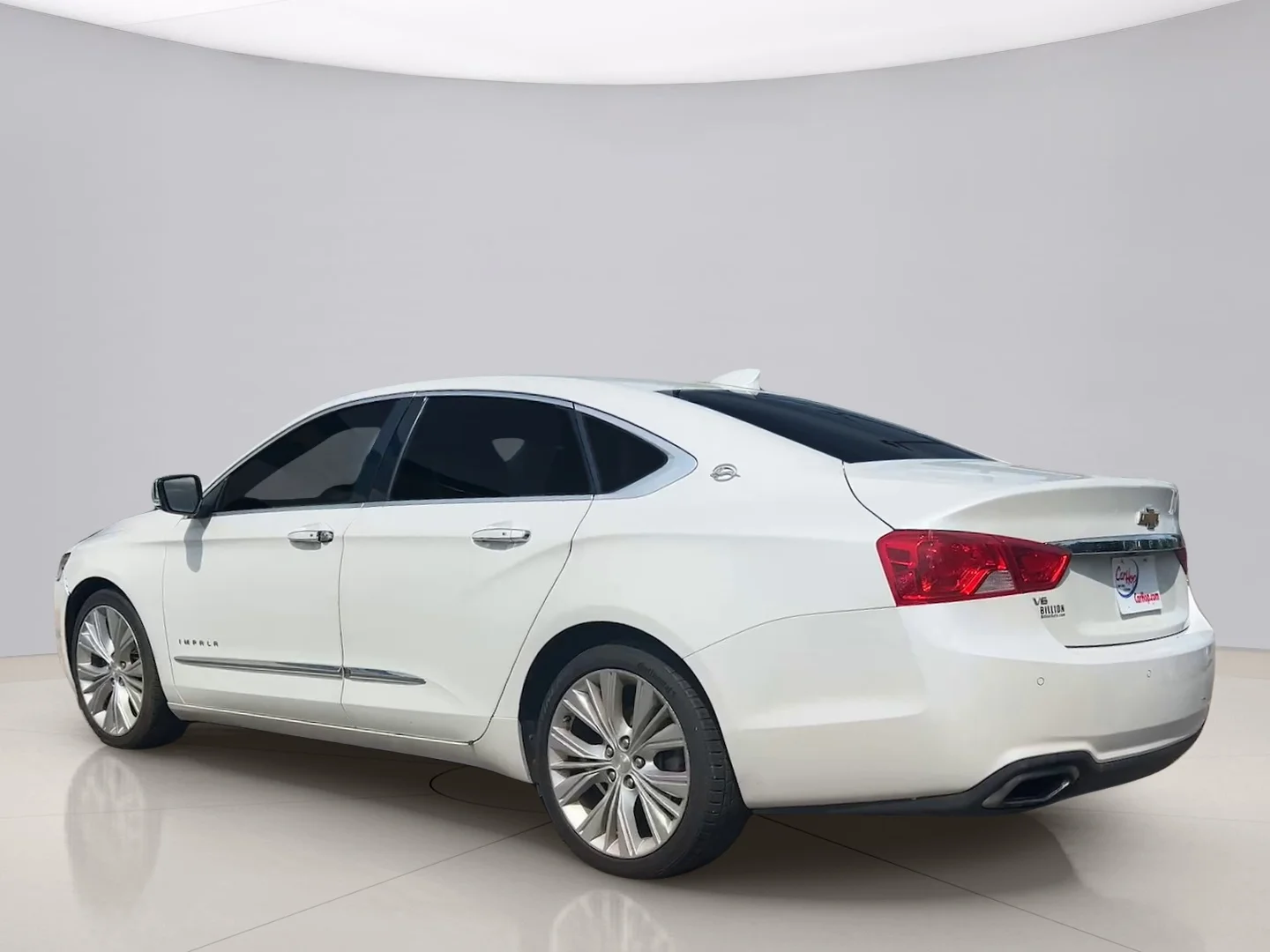 Used 2016 White Chevrolet LTZ image 3