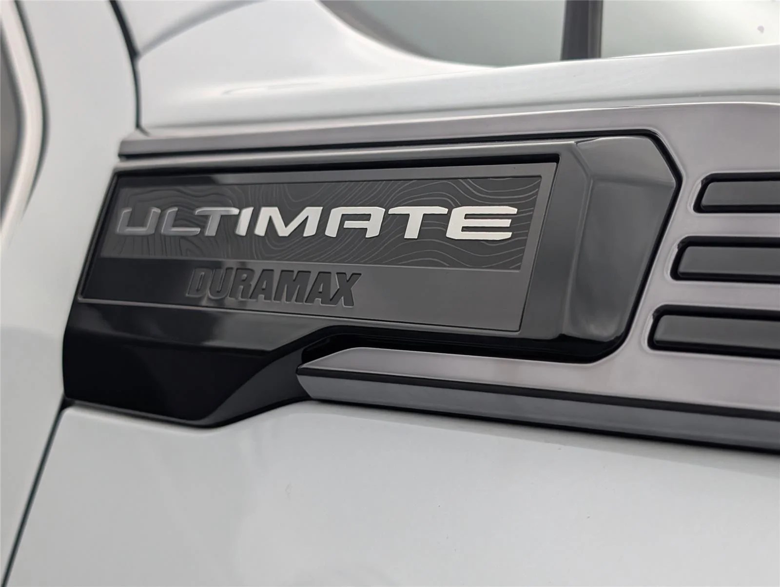 New 2026 Glacier White Tricoat GMC Denali Ultimate image 43