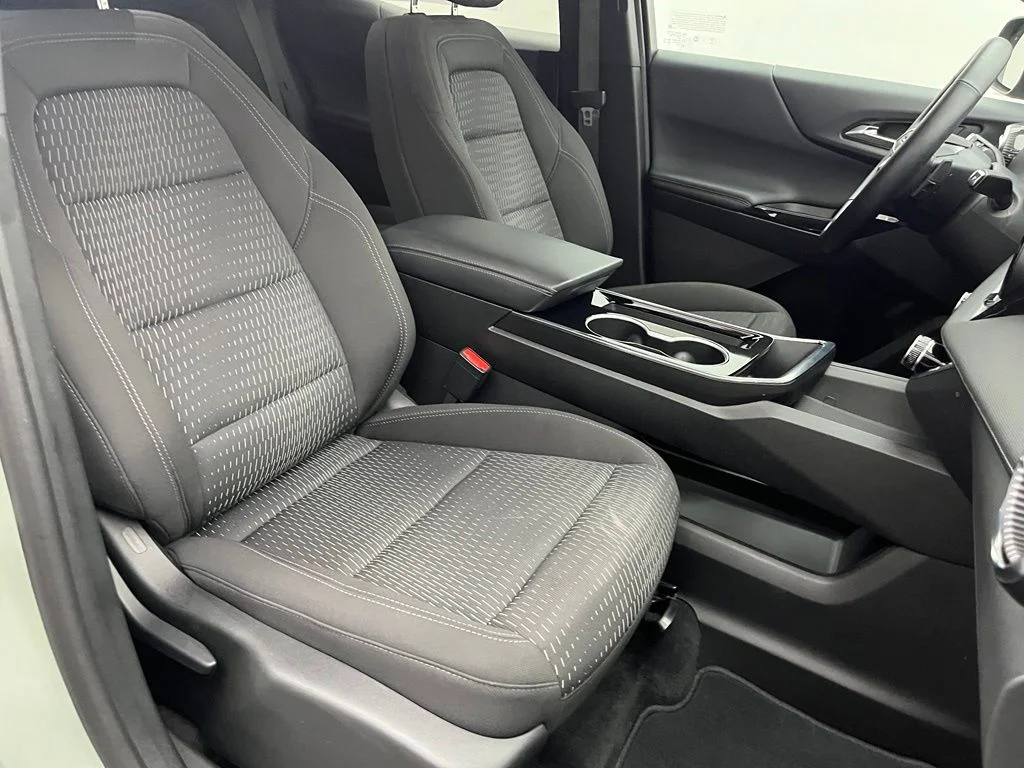 Used 2025 Green Chevrolet LT image 32