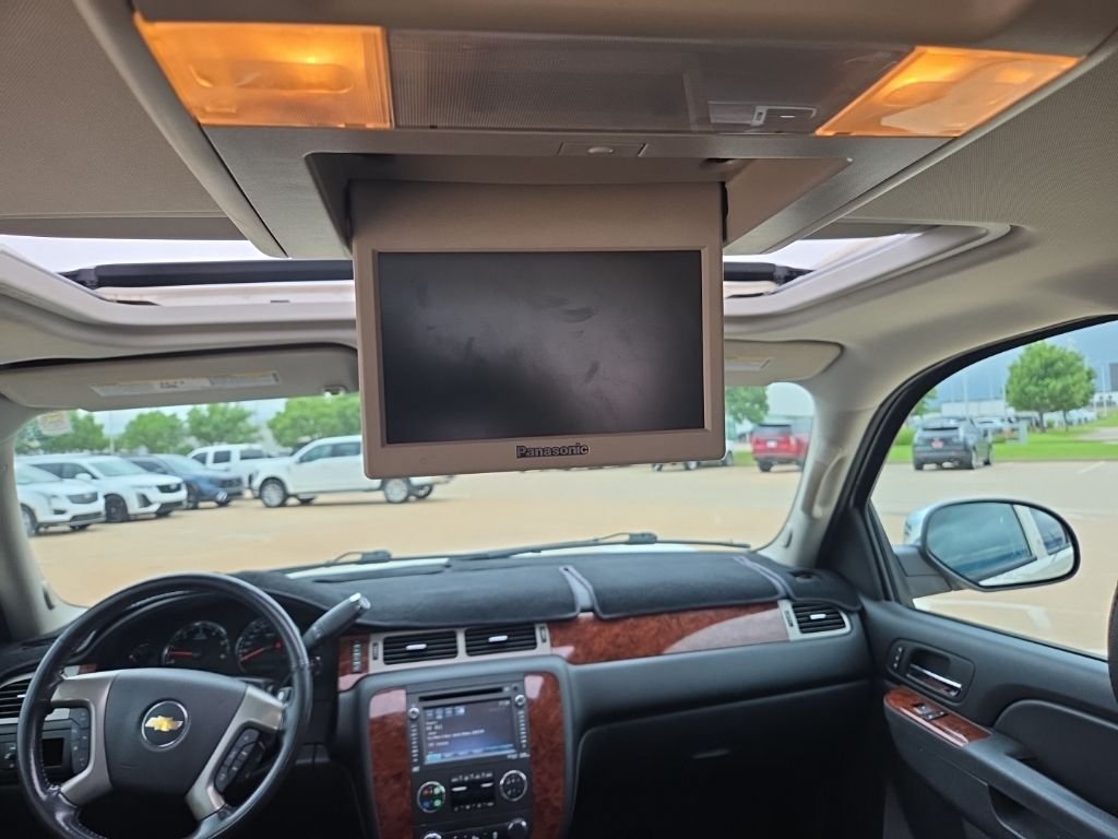Used 2013 White Chevrolet LTZ image 16