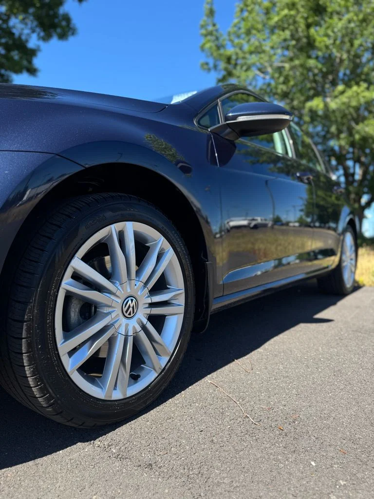 Used 2016 Night Blue Metallic Volkswagen TSI SE 4-Door image 36