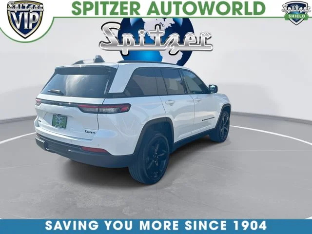 Used 2024 White Jeep Altitude X image 9