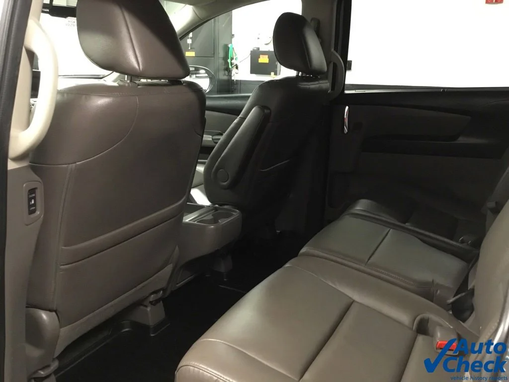 Used 2015 Silver Honda EX-L image 27
