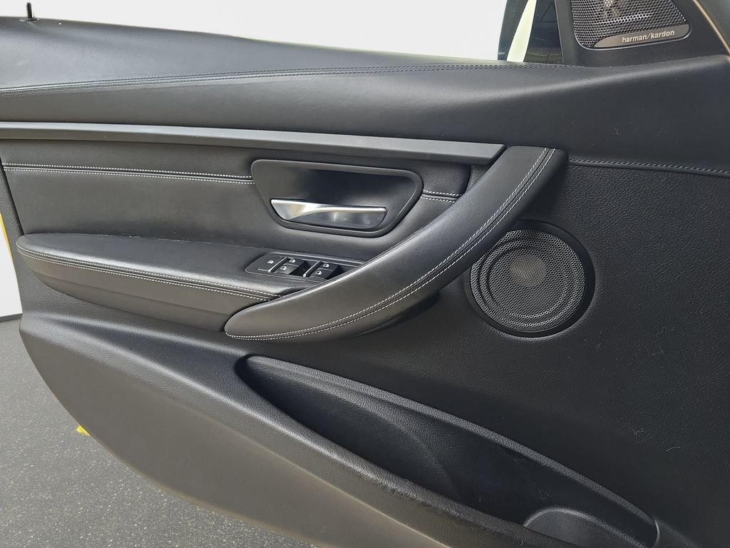 Used 2018 Yellow BMW Base image 29