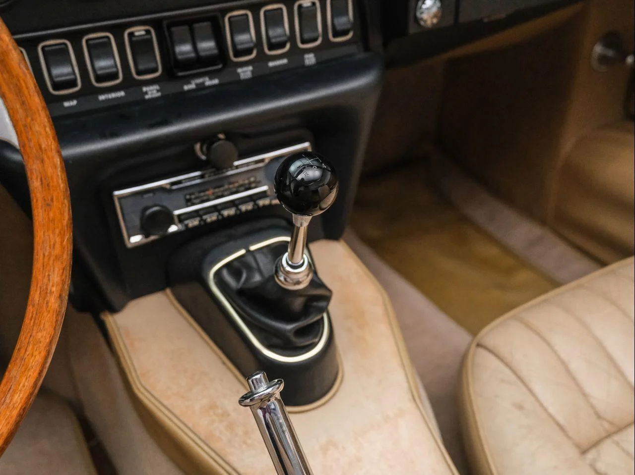 Used 1971  Jaguar Series II image 37