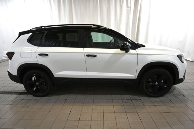 New 2026 White Volkswagen 1.5T SE Black image 13