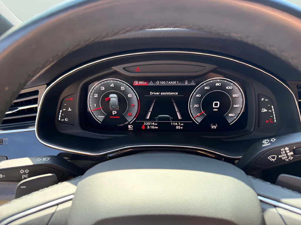 Used 2023  Audi 55 Premium image 19