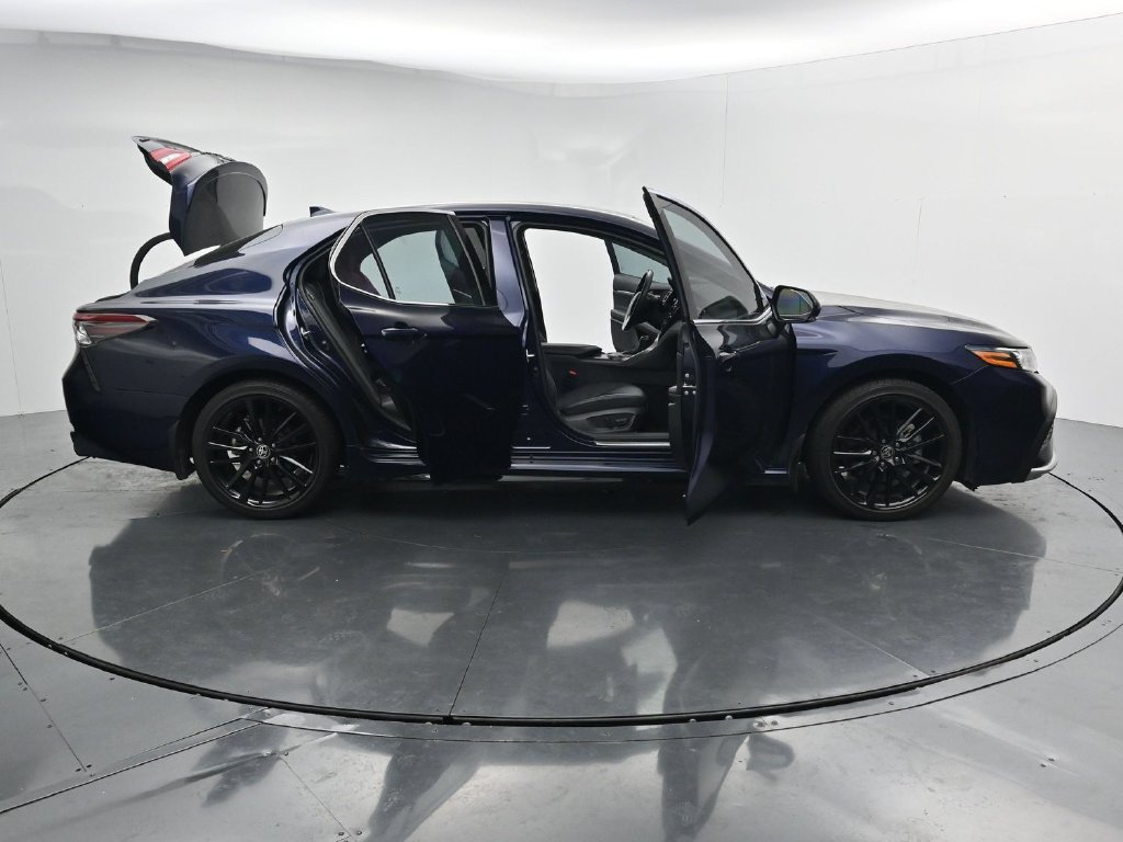 Used 2022  Toyota XSE image 27