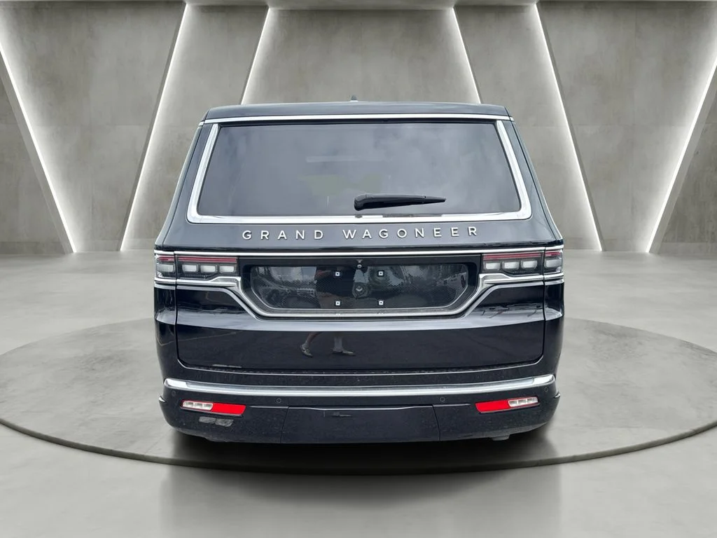 Used 2024 Black Jeep Base image 6