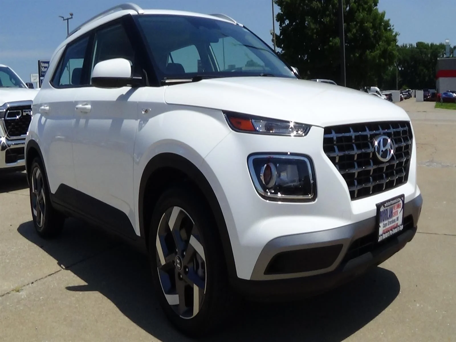 Used 2025 Lunar White (saw) Hyundai SEL image 4
