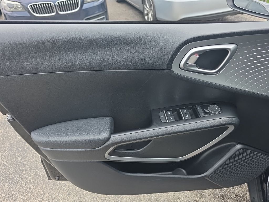 Used 2024 Black Kia LX image 13