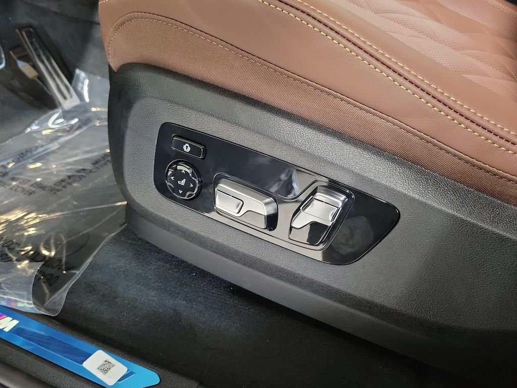 New 2026 Carbon Black Metallic BMW xDrive40i image 23